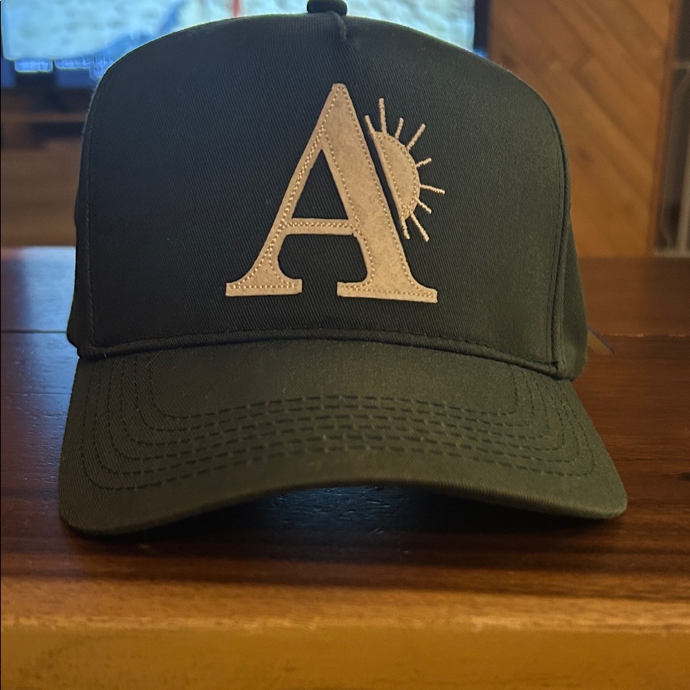 Arizona Coyotes Green Snapback.